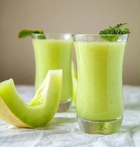 آبمیوه و بستنی سنتی گل‌آدین - تصویر 5