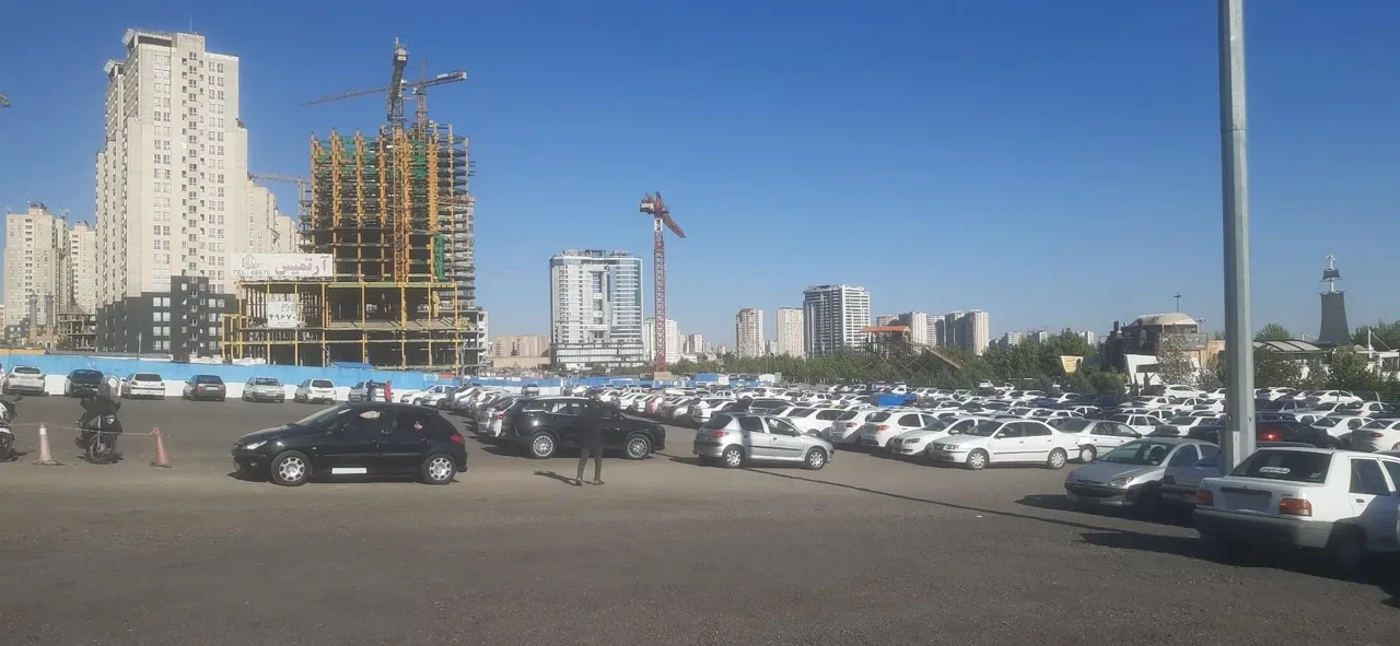 پارکینگ شمالی دریاچه شهدای خلیج فارس (چیتگر) - تصویر 2
