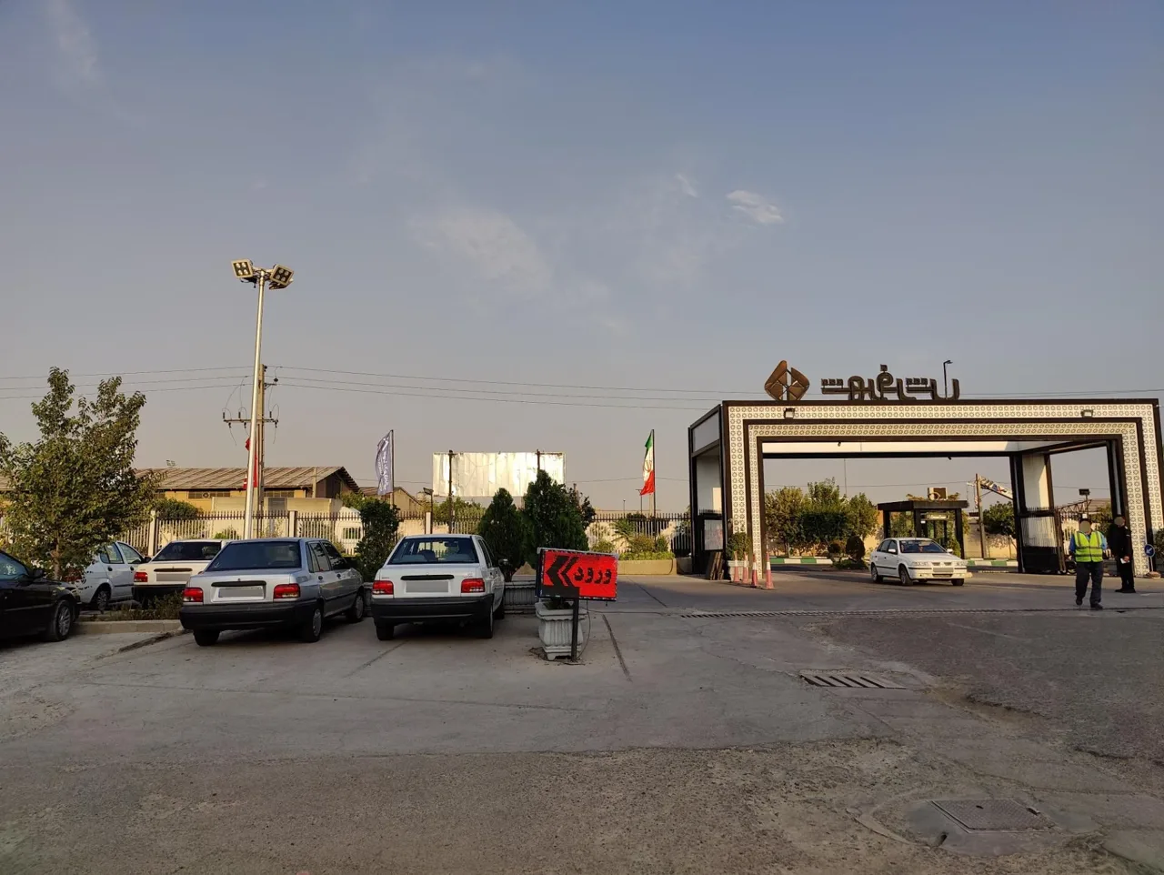 پارکینگ شهر فرش - تصویر 2