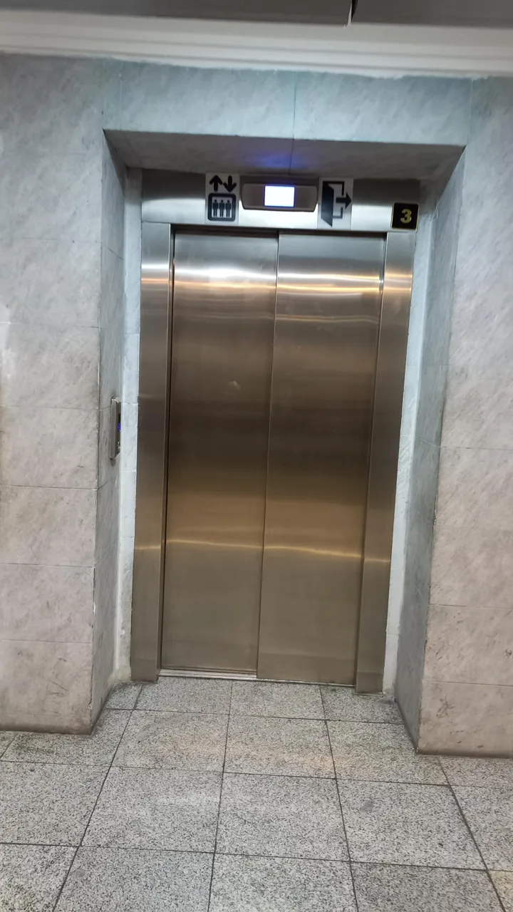 پارکینگ بازار مبل ایران - پارکینگ در تهران - تصویر 4