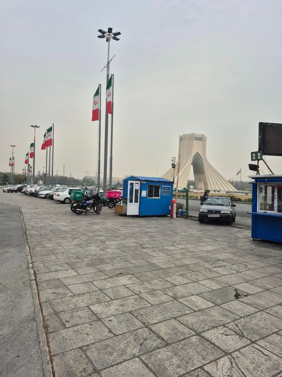 پارکینگ برج آزادی - تصویر 2