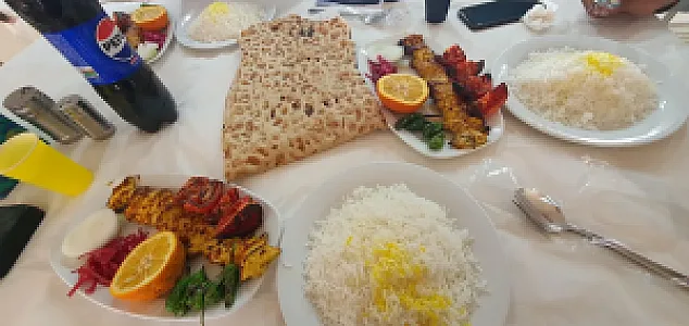 کبابی حاج اقبال
