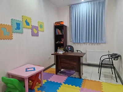 گفتاردرمانی و کاردرمانی یارا