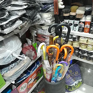 کفاشی و کیف فروشی پابرهنه