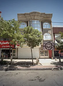 سالن بدنسازی آهنین