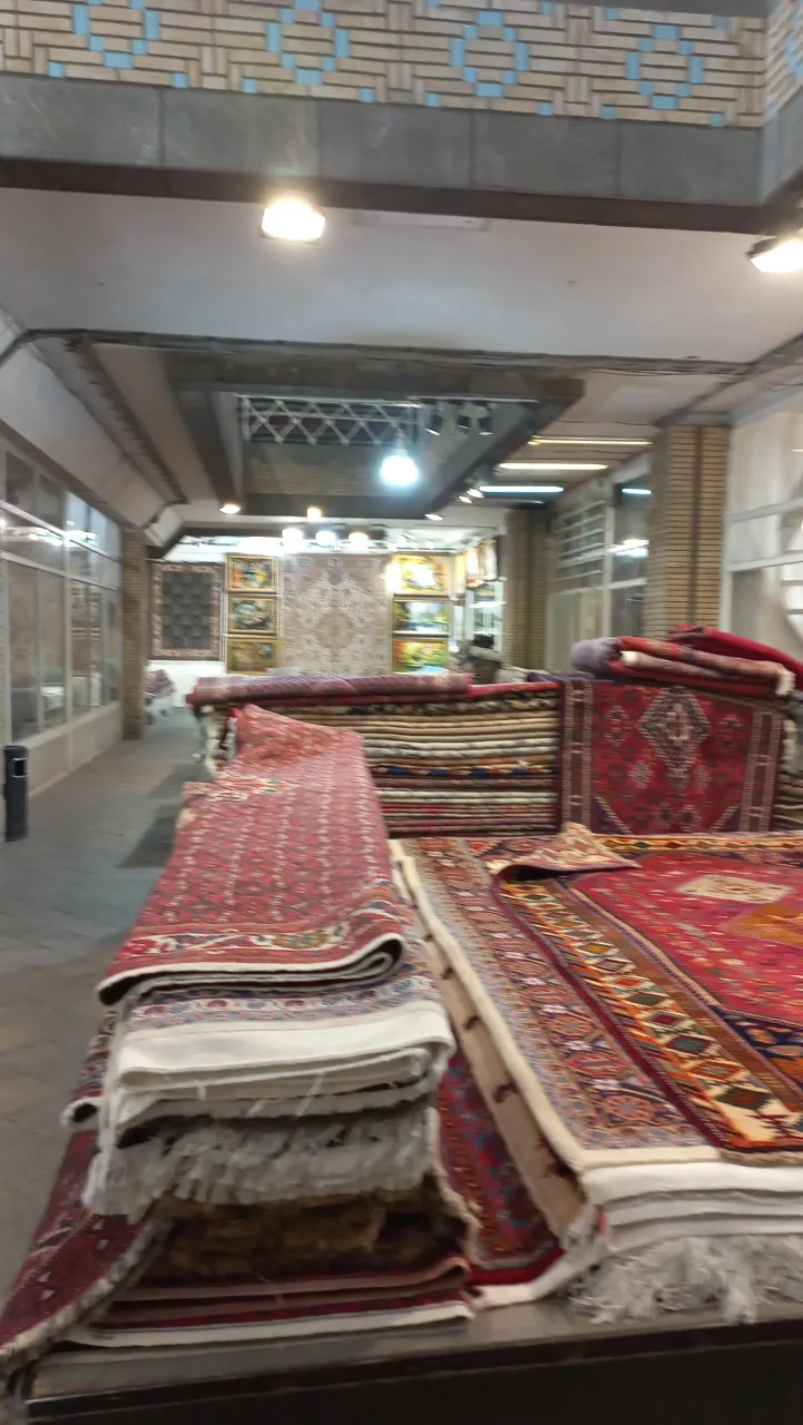 ساختمان بازار فرش ایران - تصویر 3