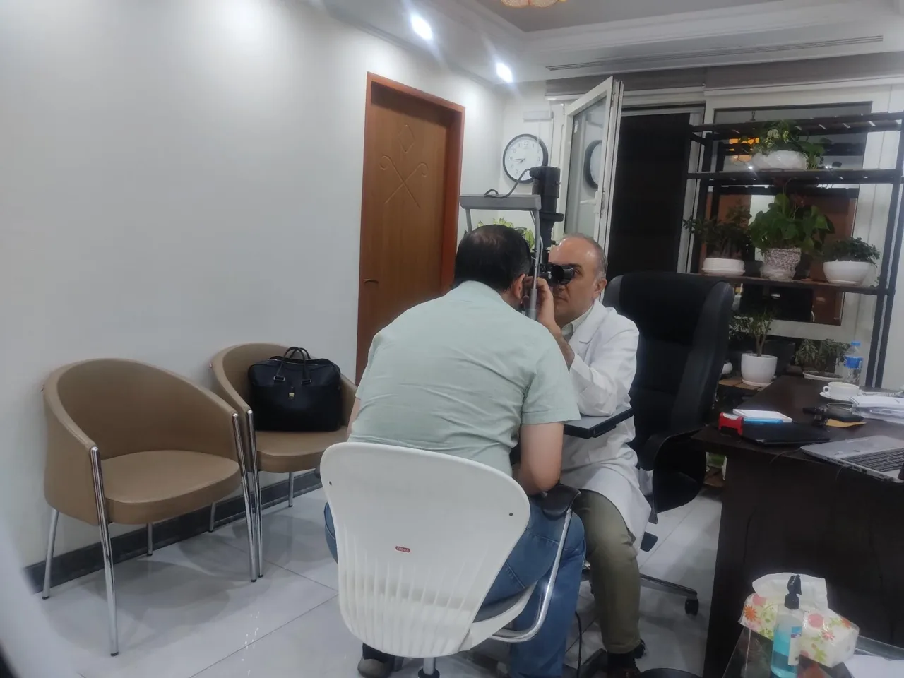کلینیک چشم دکتر حسام هاشمیان - تصویر 3