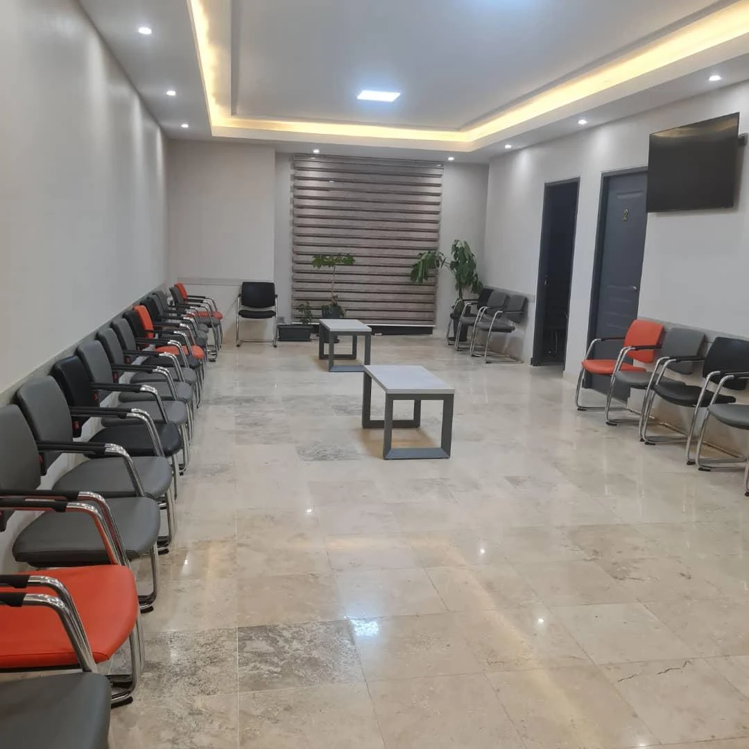 دکتر حمید حصاری کیا فوق تخصص جراحی ستون فقرات - تصویر 3