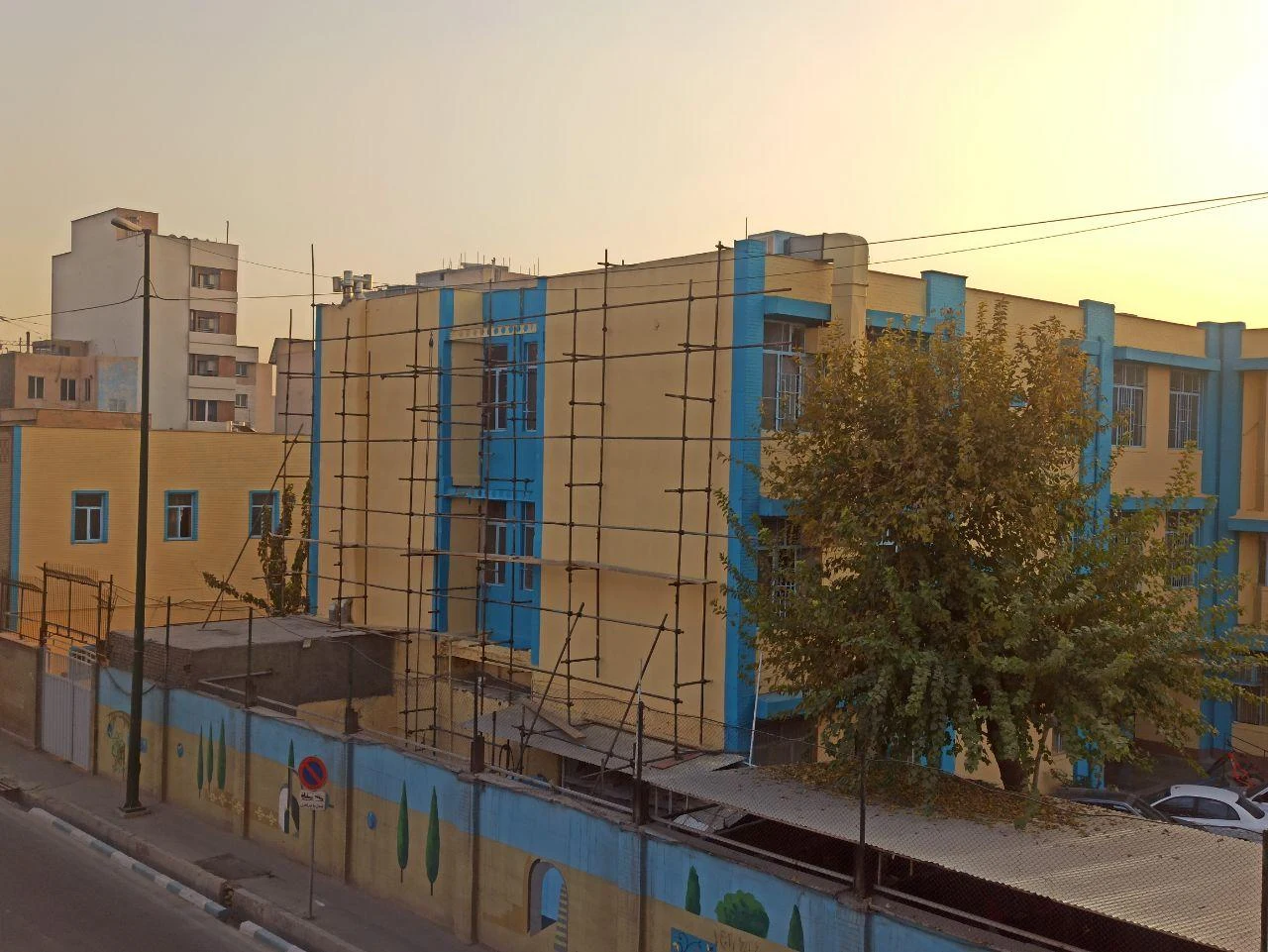 دبیرستان پسرانه شهید نورایی - تصویر 2