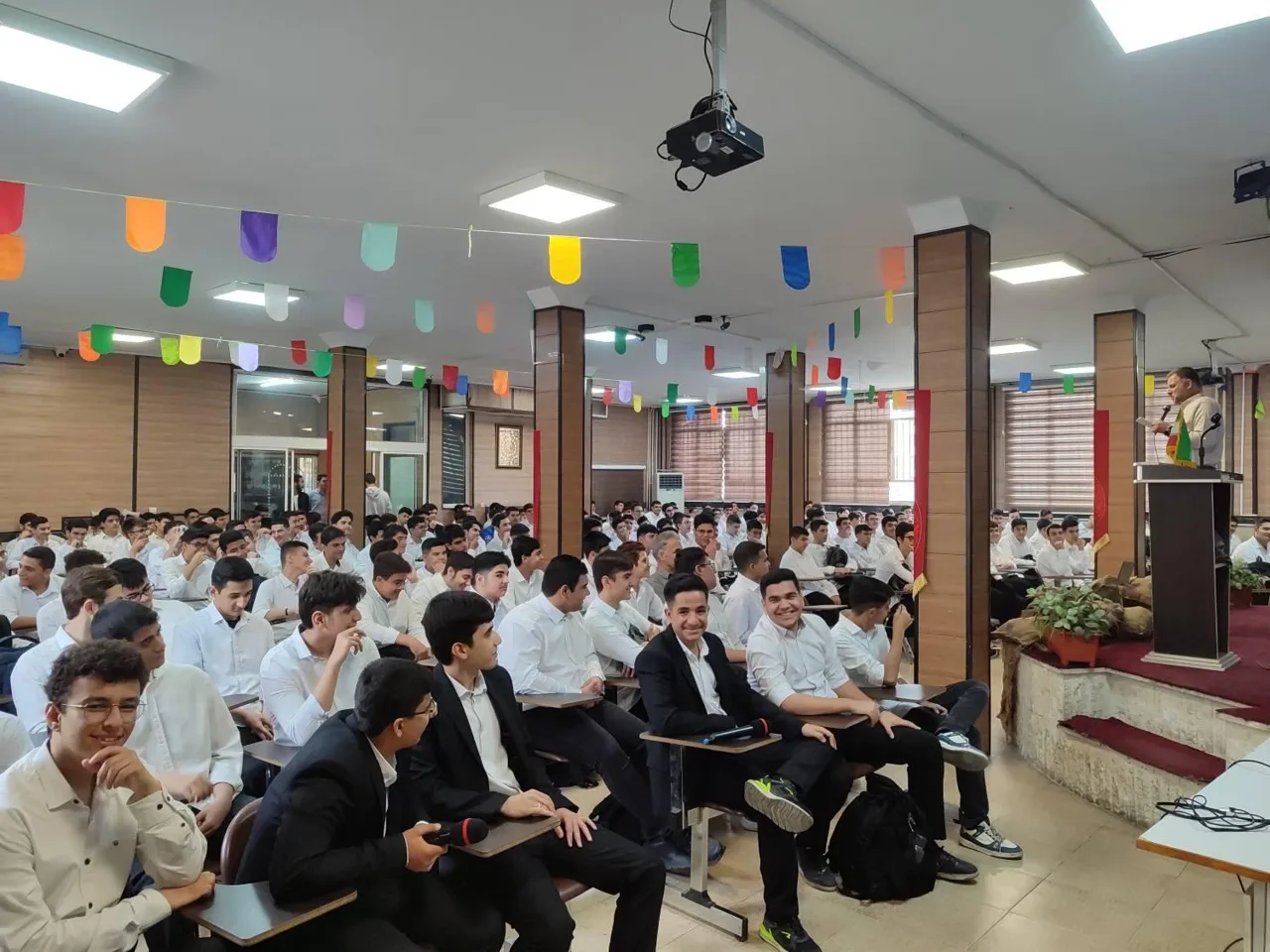 دبیرستان پسرانه نمونه دولتی فرهنگ - مدرسه در تهران - تصویر 4