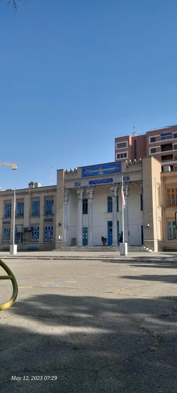 دبیرستان انوشیروان دادگر (نوشیروان جی تاتا)