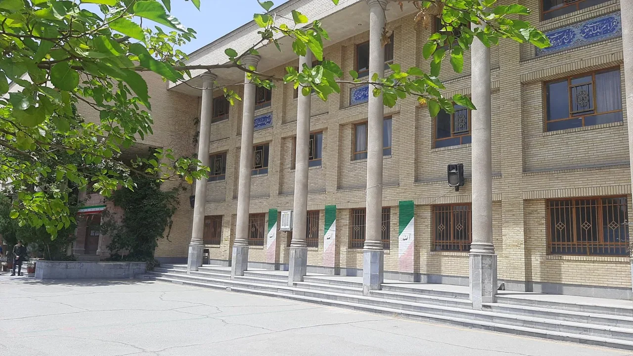 دبیرستان پسرانه دوره دوم علامه امینی - مدرسه در تهران - تصویر 5