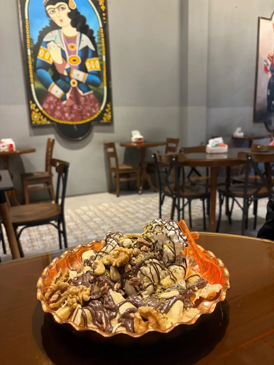 کافه بستنی مامان زری - تصویر 5