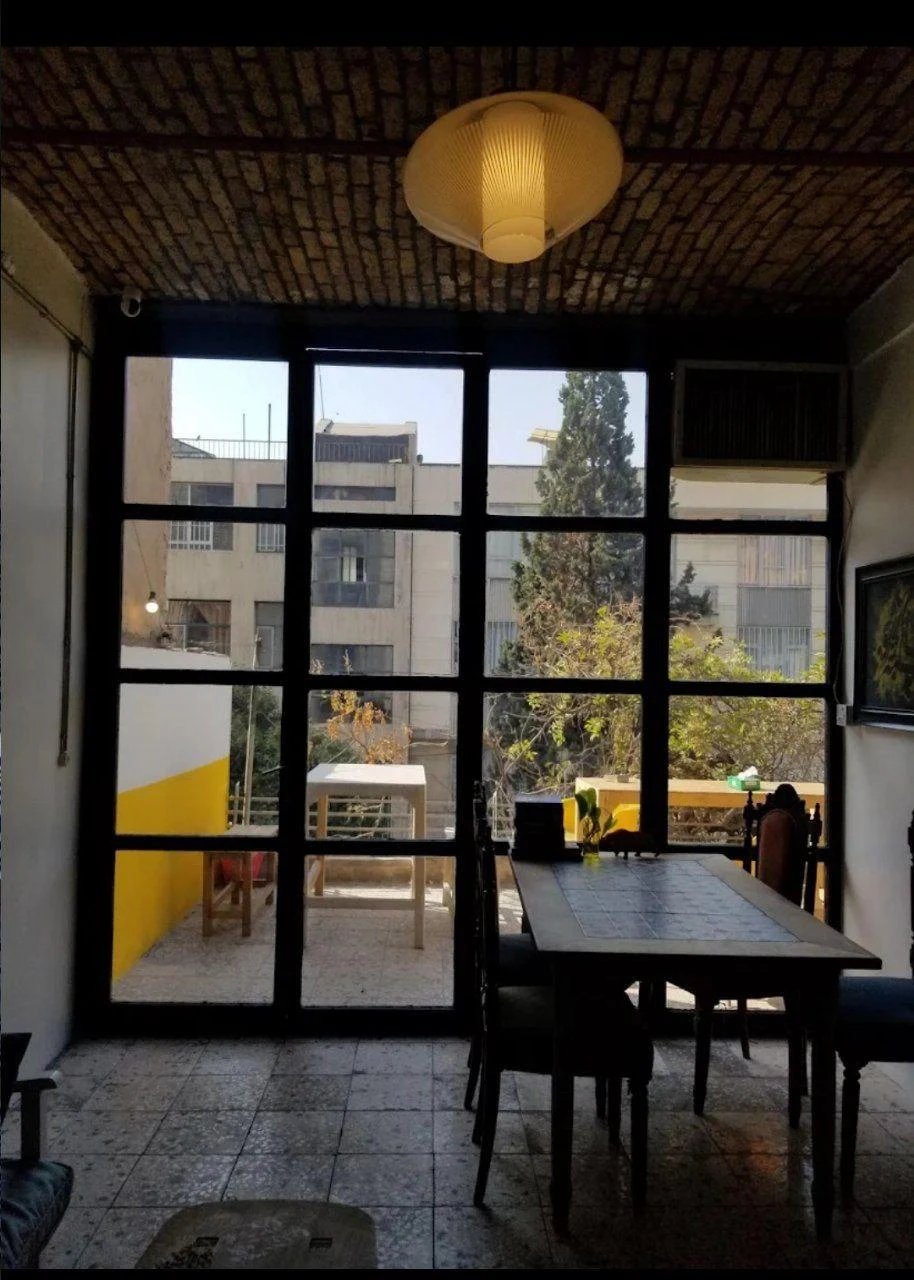 مسافرخانه کرگدن - تصویر 2