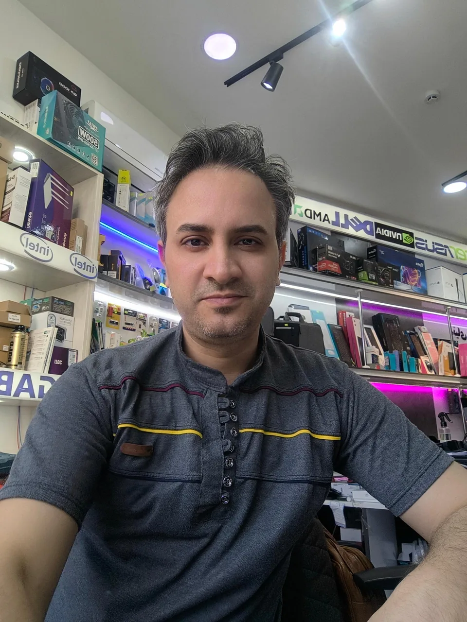 فروشگاه دنیای کامپیوتر - تصویر 3