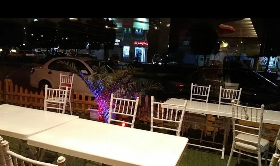 بیرون بر نخلستان - تصویر 2
