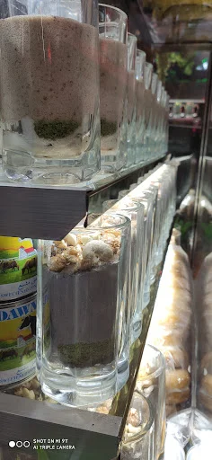 بستنی سنتی آیدین اصل