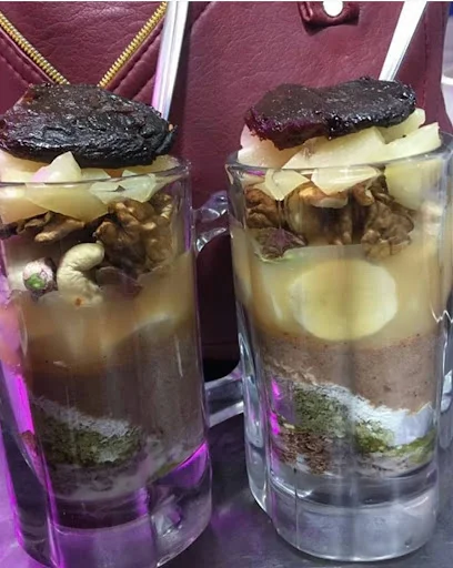 آبمیوه و معجون سرای آراز