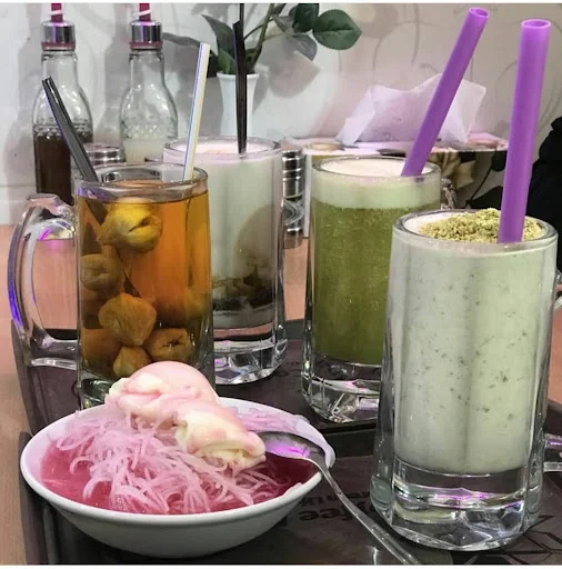 آبمیوه و معجون سرای آراز