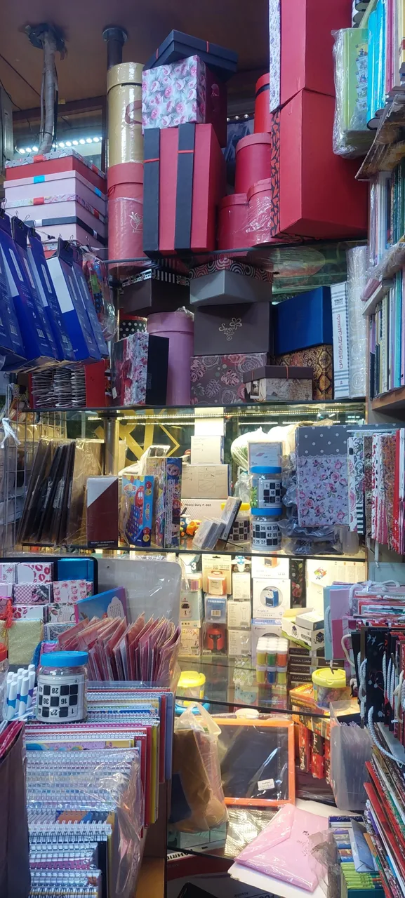 کتابفروشی و لوازم التحریر ساغر - تصویر 5