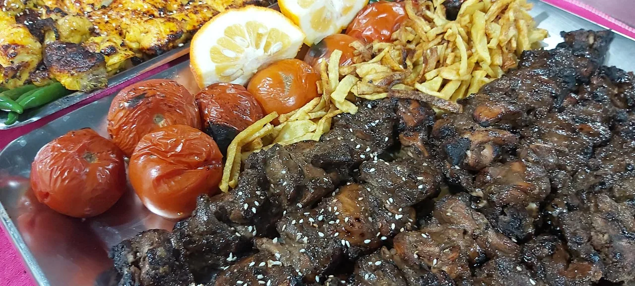 بیرون بر اکباتان - تصویر 2