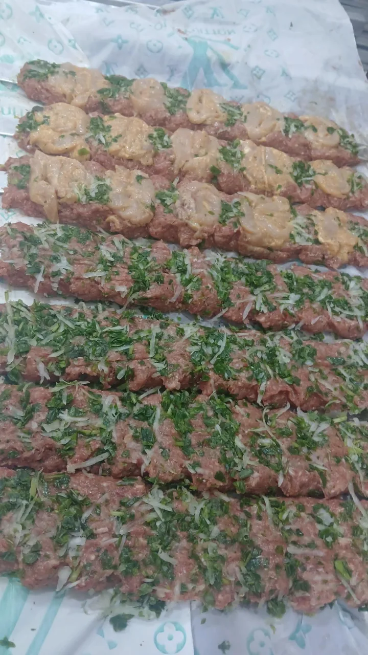 غذا بیرون بر آویشن - تصویر 3