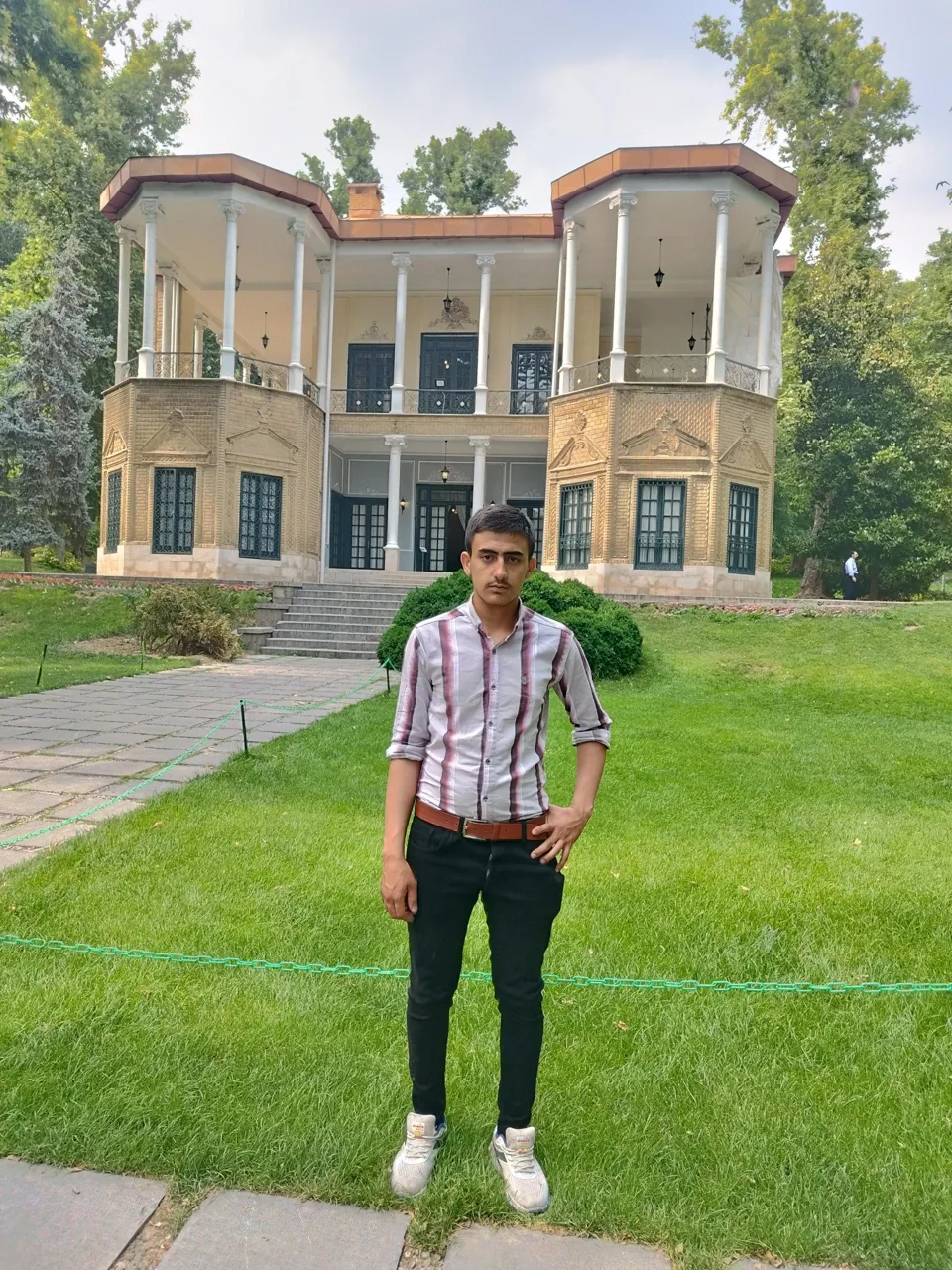 باغ تالار عمارت کاخ - تصویر 2