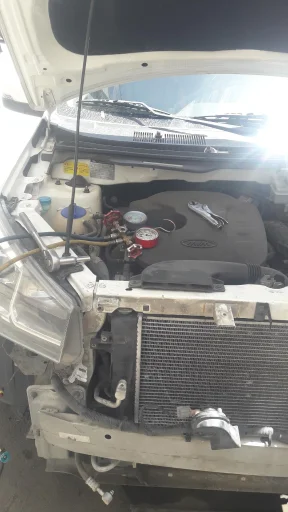 تعمیرگاه مکانیکی و آهنگری اتومبیل