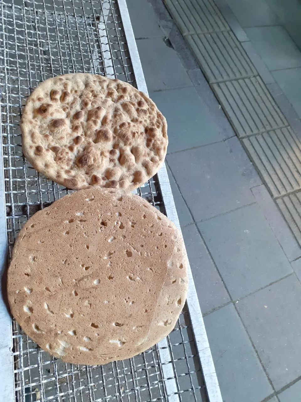 نان بربری و شیرینی پزی - تصویر 2