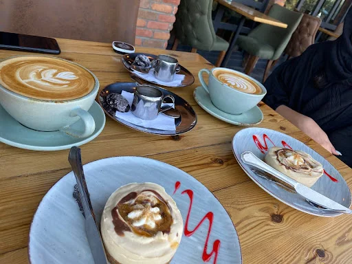 کافه رستوران ازمیر