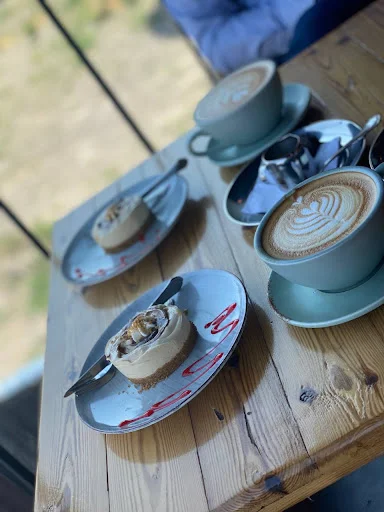 کافه رستوران ازمیر