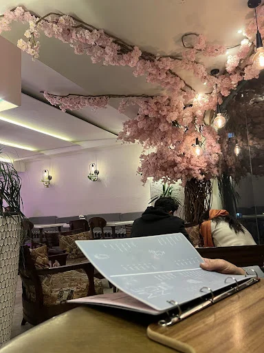 کافه رستوران ازمیر