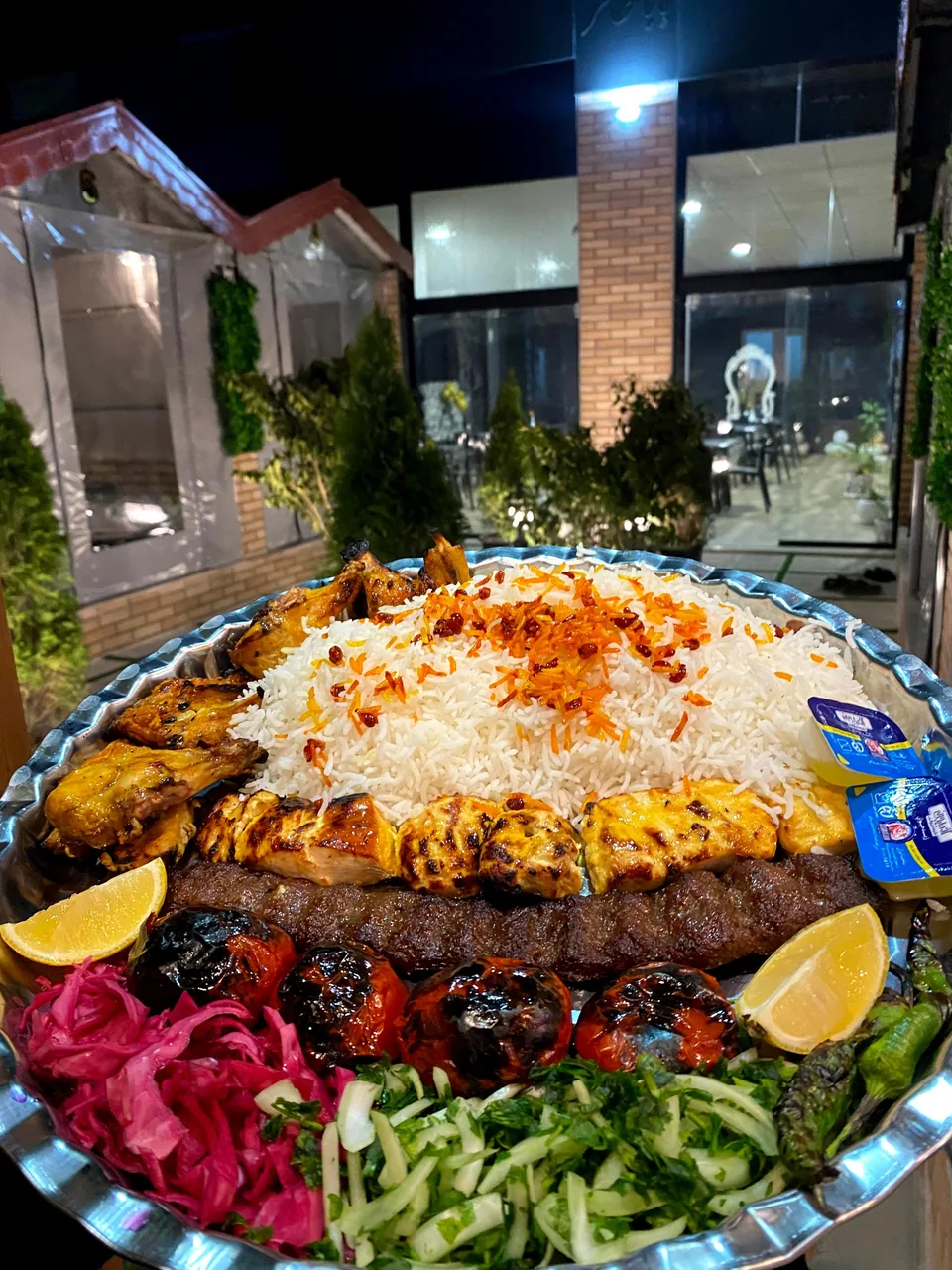 سفره خانه سنتی بابا طاهر