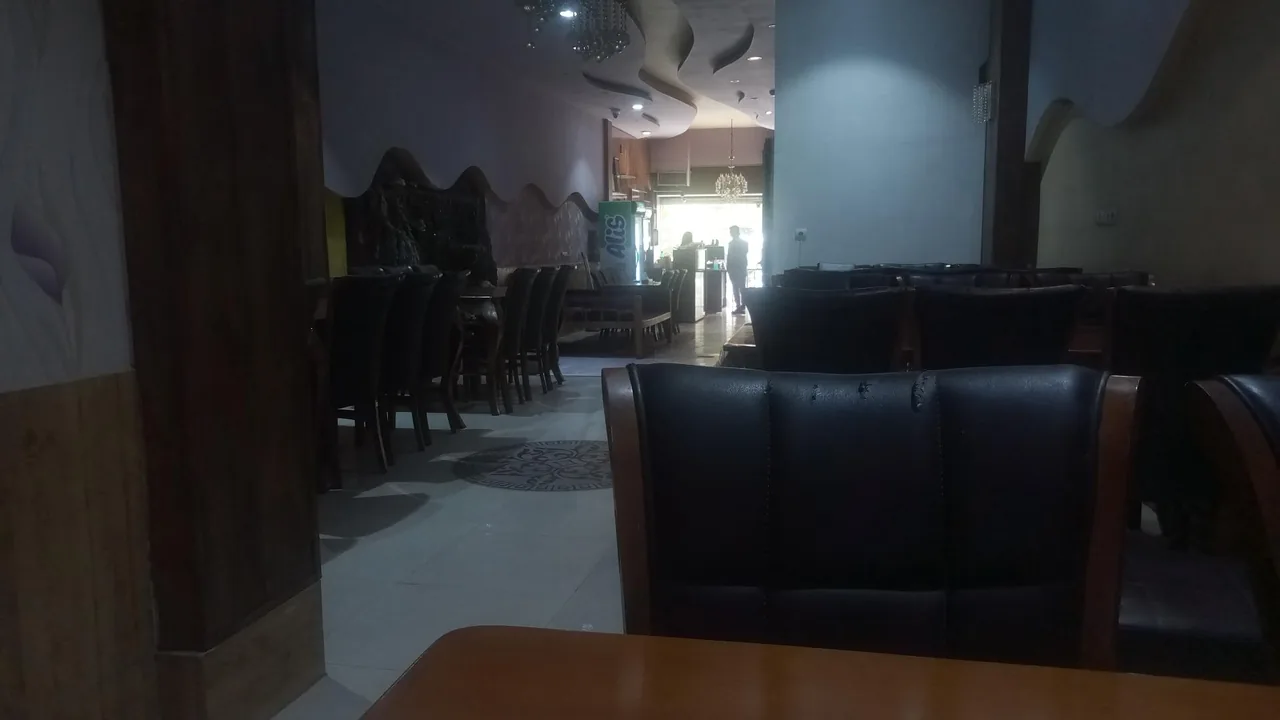 رستوران قائم