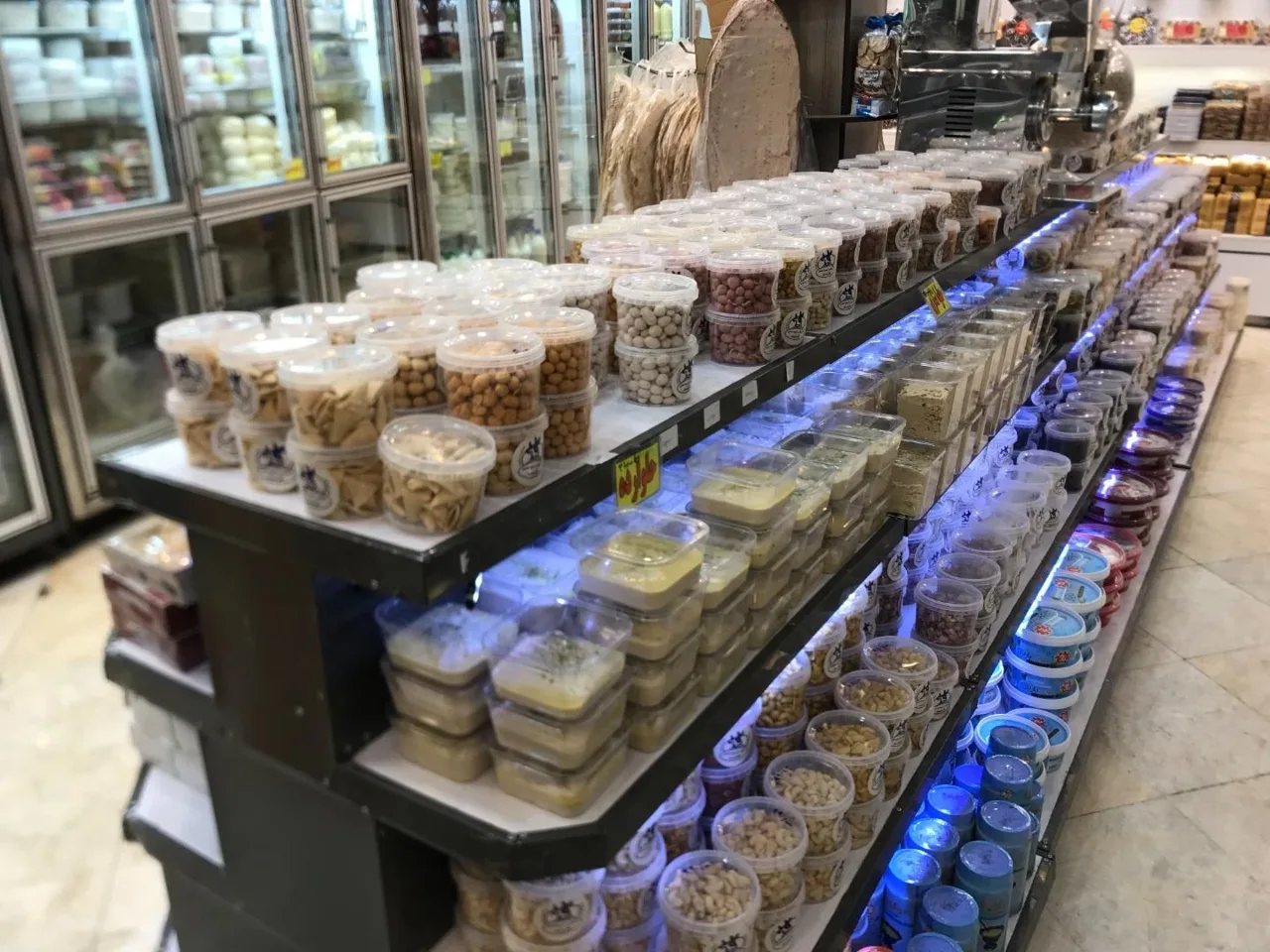 لبنیات و بستنی سنتی طرشت - تصویر 3
