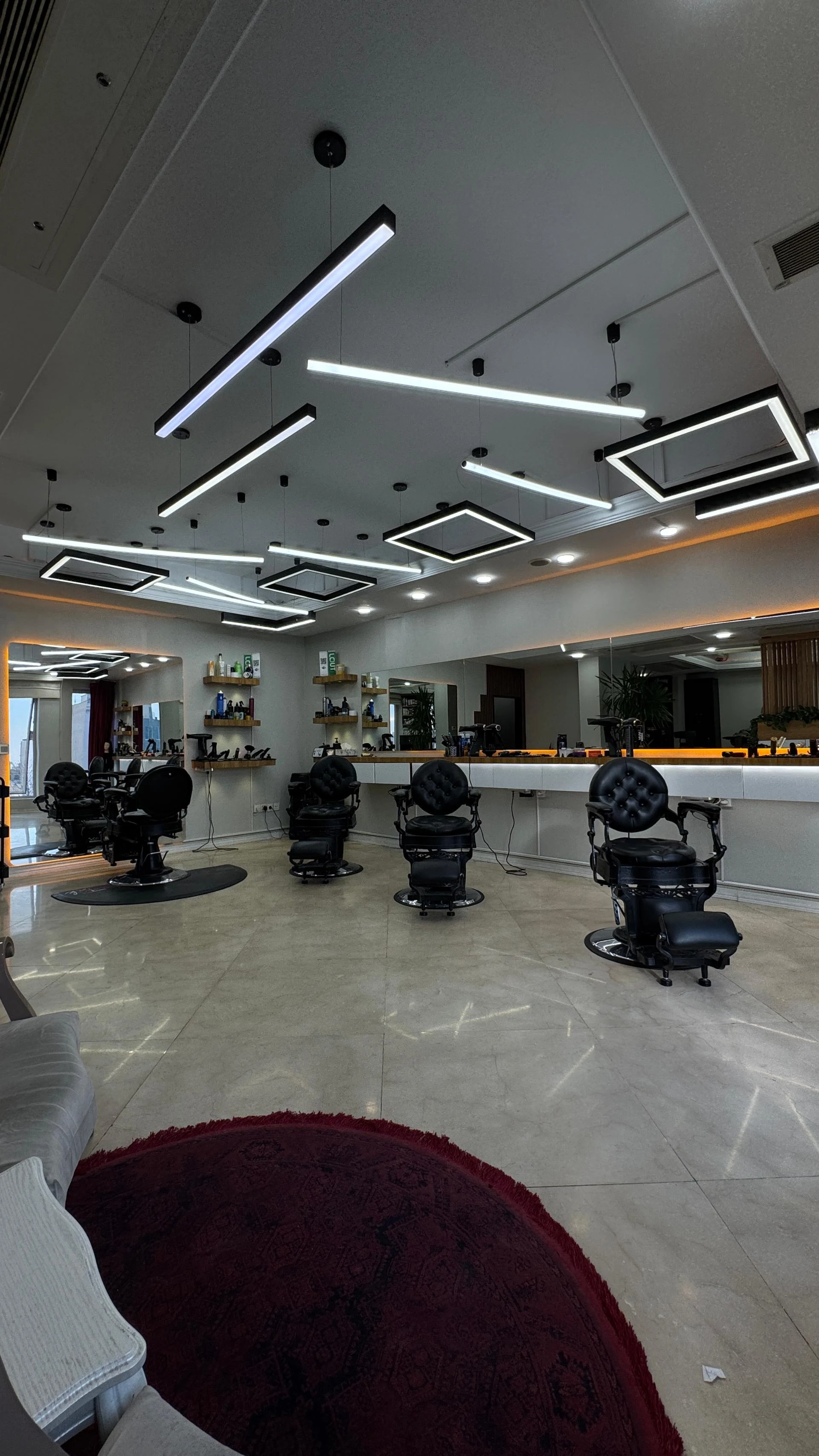 آرایشگاه مردانه لوکات