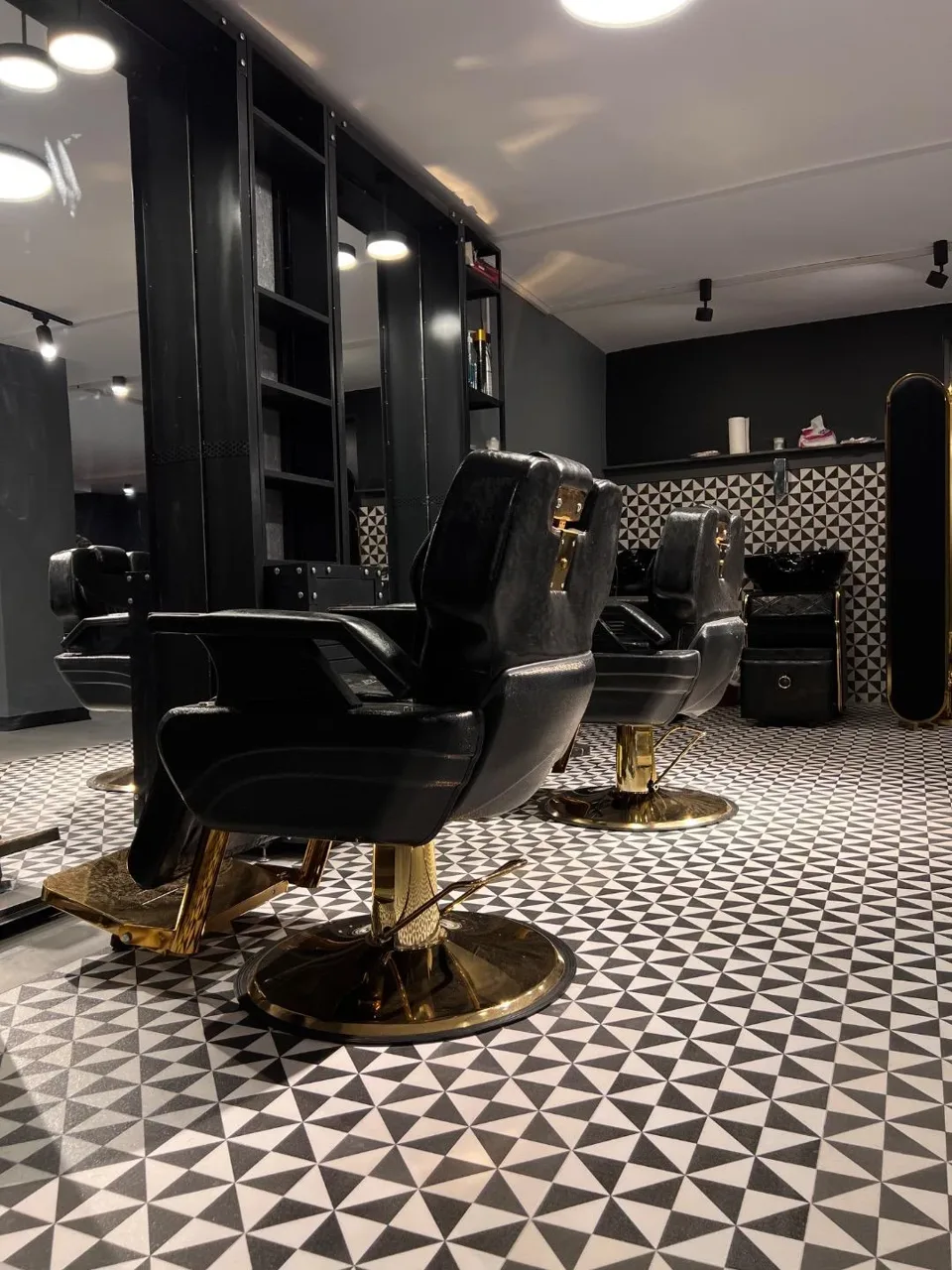 سالن آرایشگاه مردانه M-LOUNGE - تصویر 3