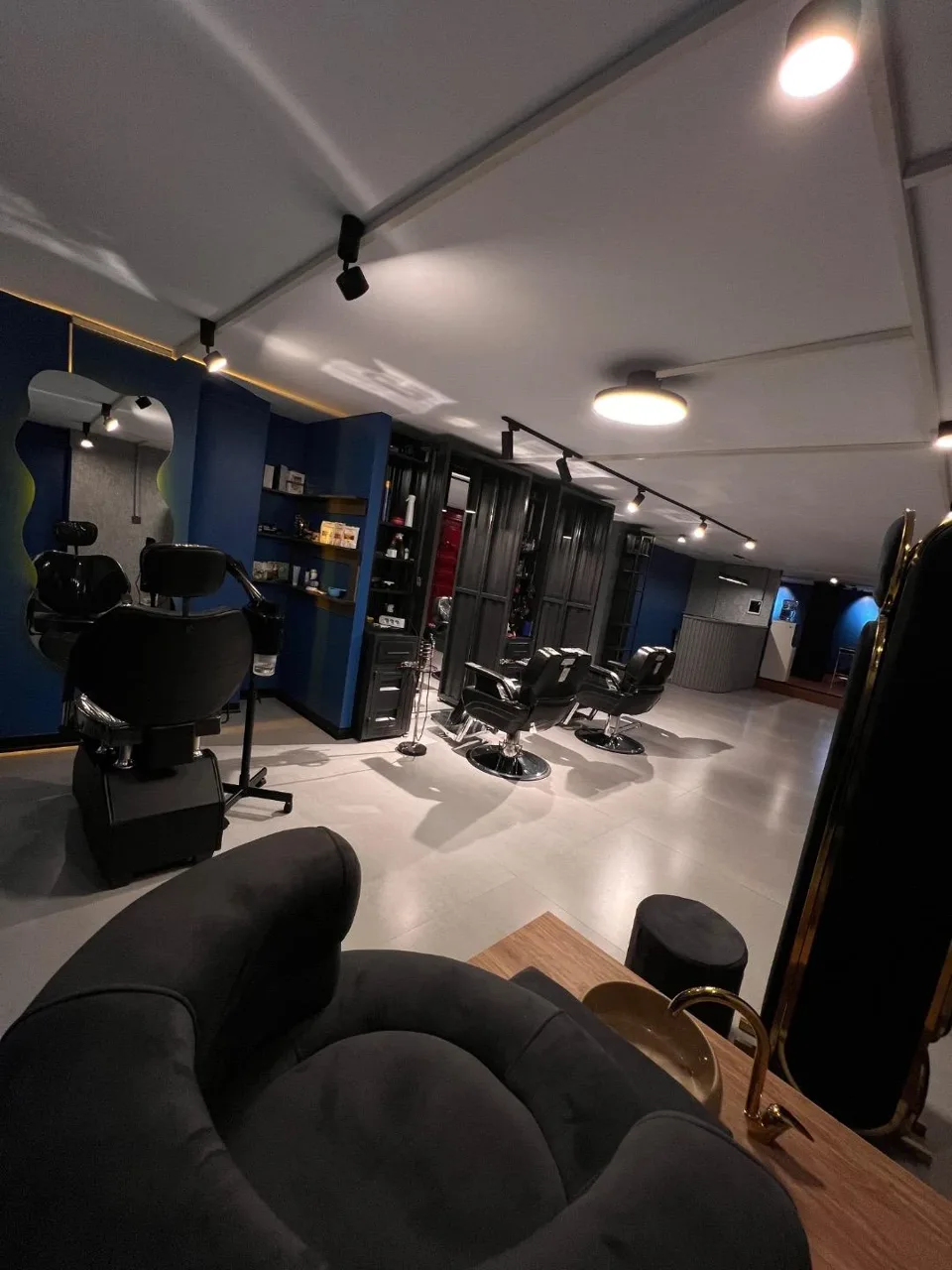 سالن آرایشگاه مردانه M-LOUNGE - تصویر 5