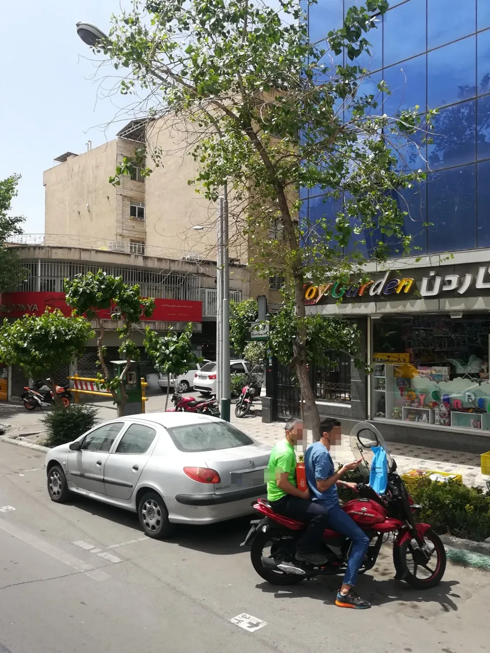 فروشگاه توی گاردن کودک و نوجوان - تصویر 5