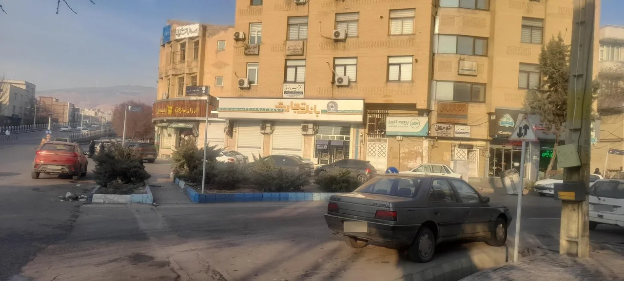 بانک تجارت شعبه هفتم تیر - تصویر 2