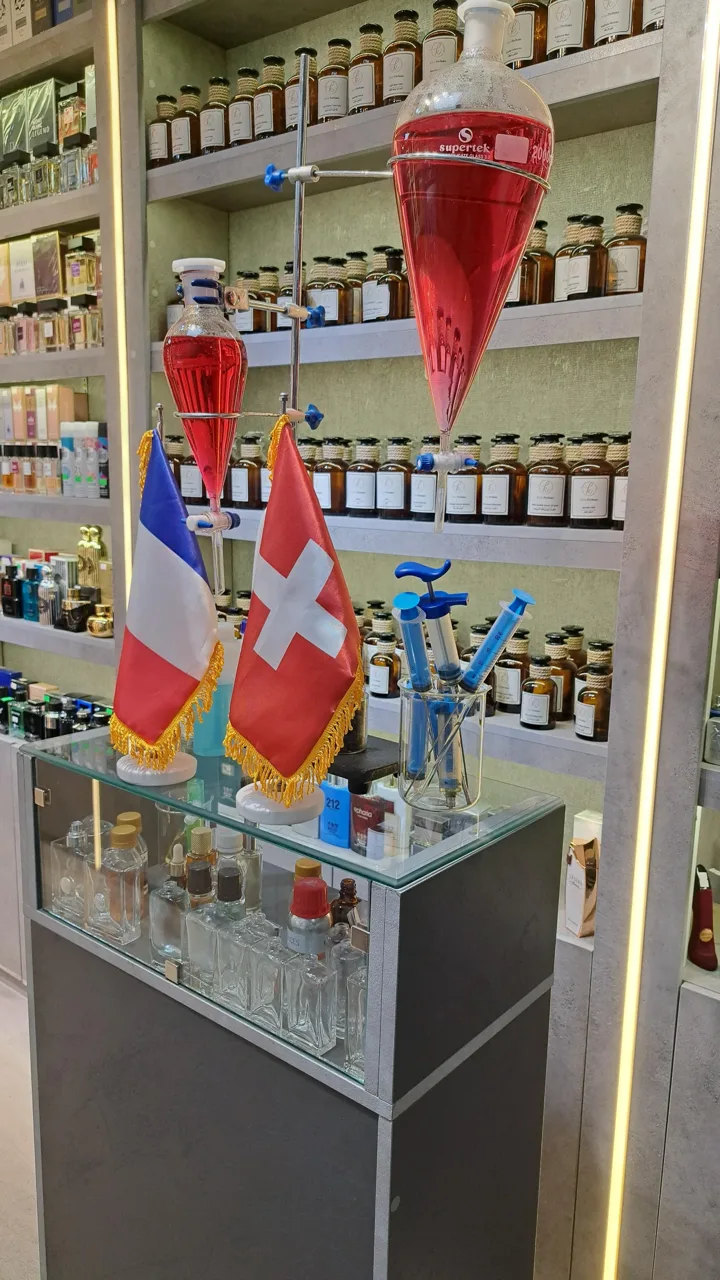 عطر کیان (شعبه پاساژ گلدیس) - تصویر 5