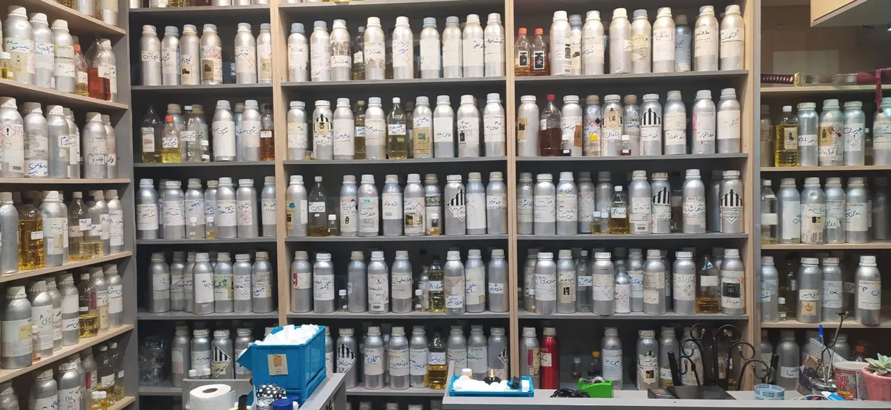فروشگاه عطر چنل - تصویر 4
