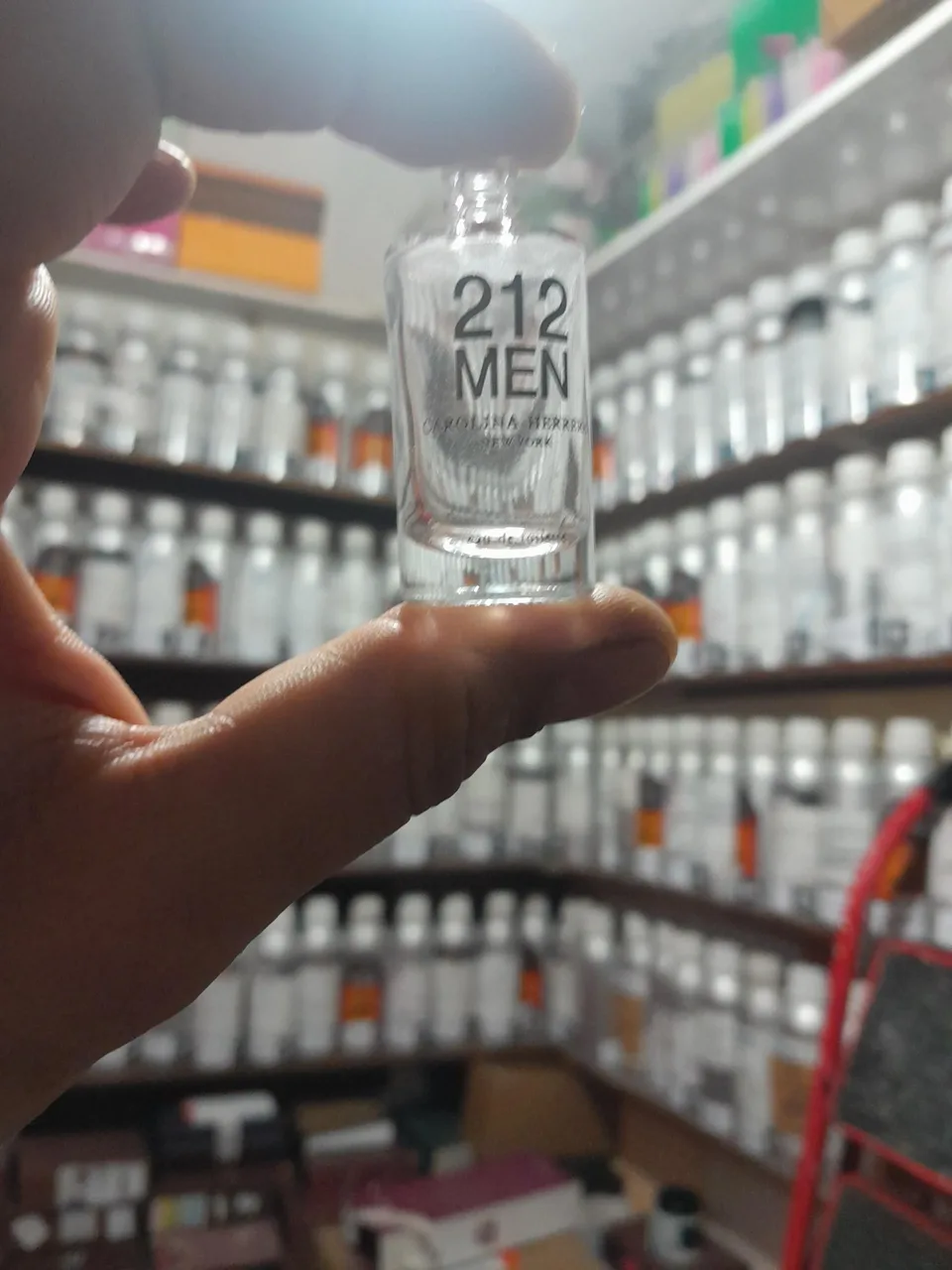 عطر پدر و پسر - تصویر 2