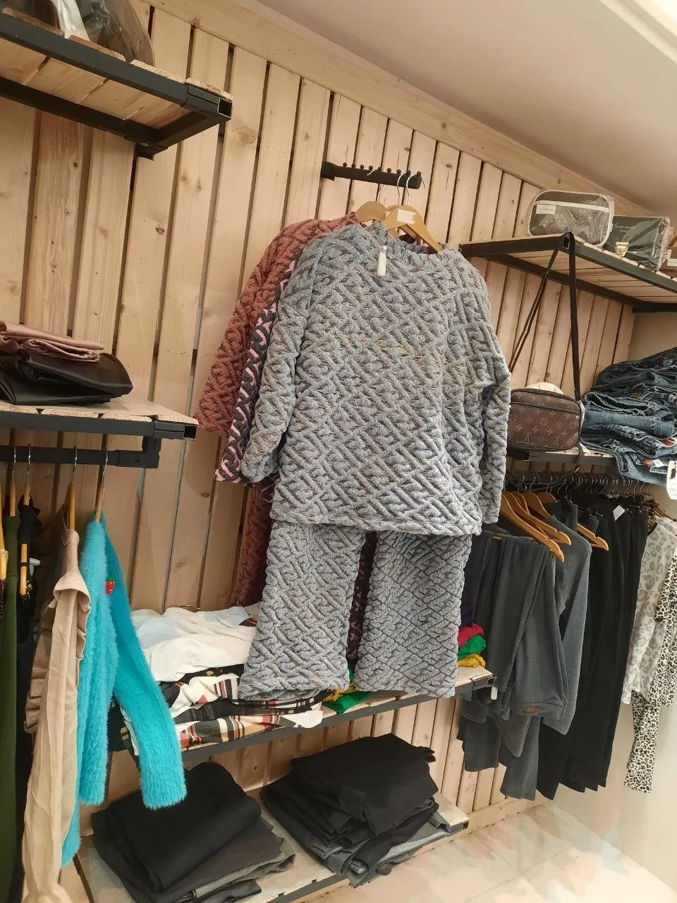 پوشاک کلاجه