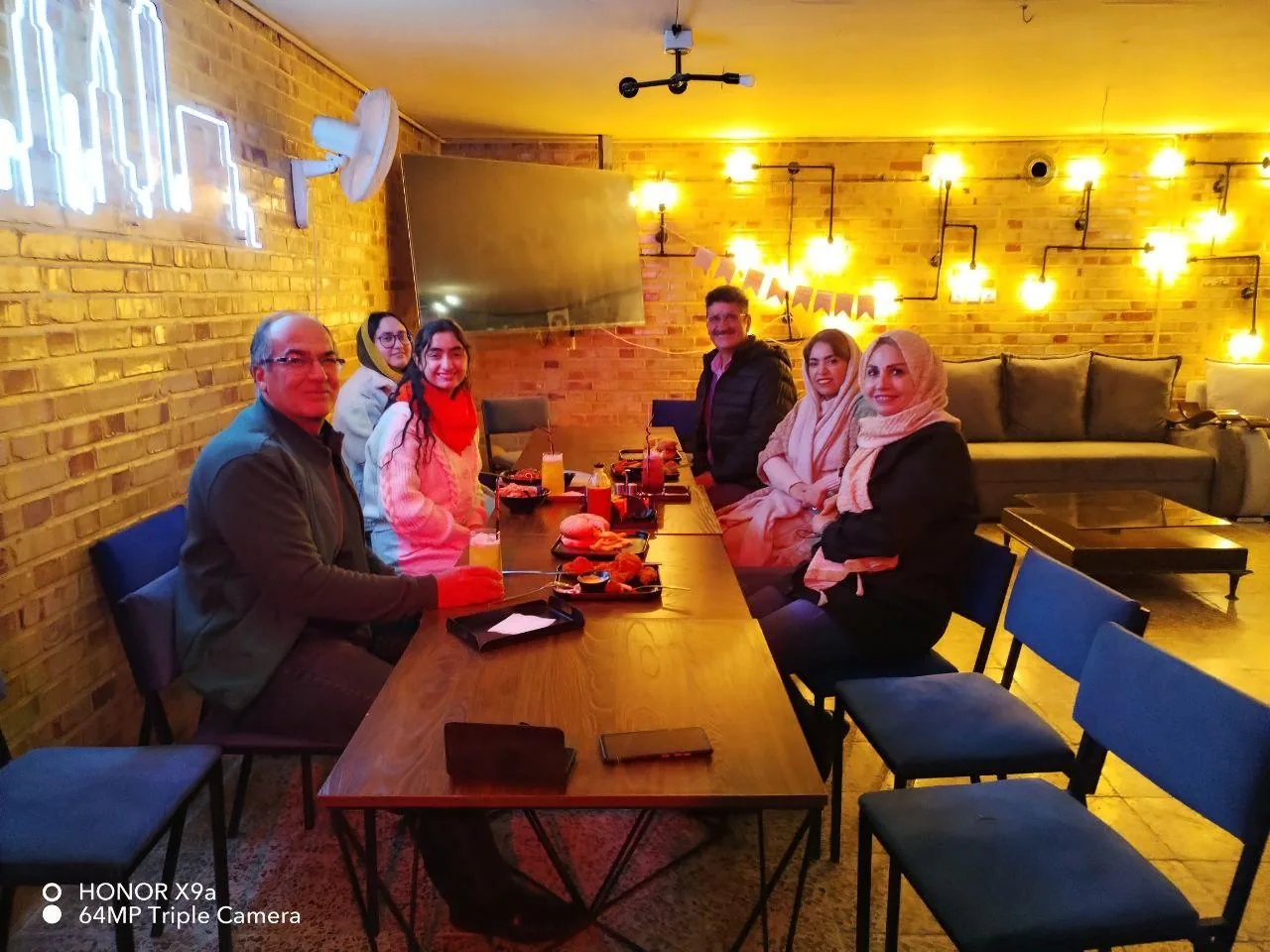 کافه گرویتی - تصویر 2