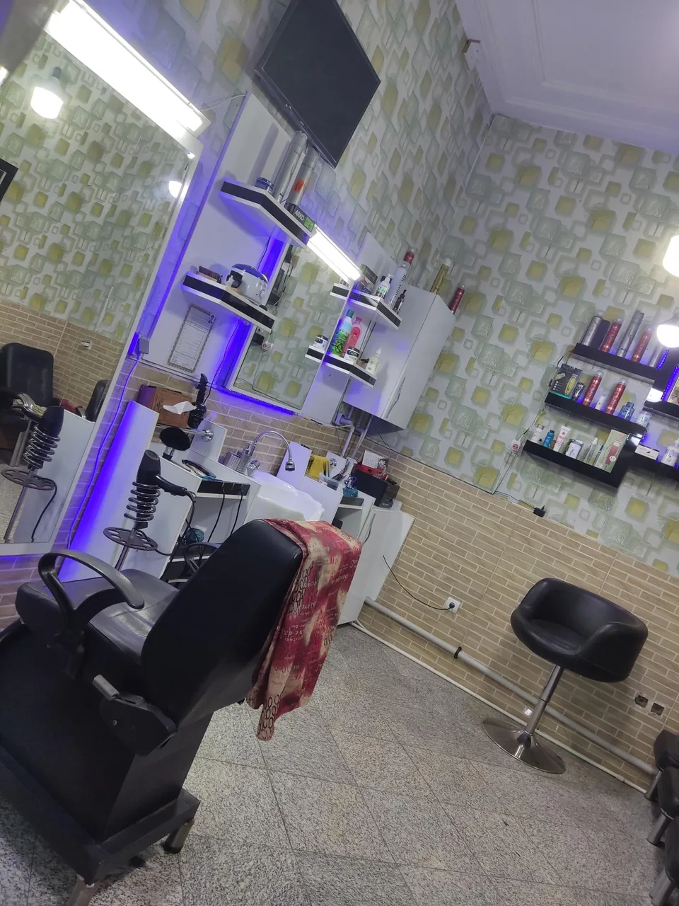 آرایشگاه صادق