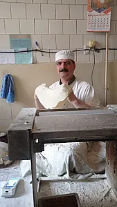 نان لواش دستی خراسانی