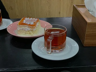 کافه قنادی راد