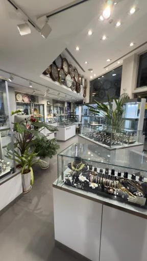 گالری ساعت دیبازَر