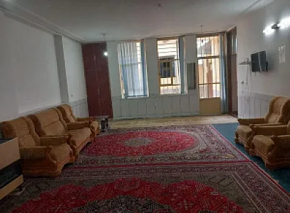 خانه مسافر  یزدان درشهرکرد